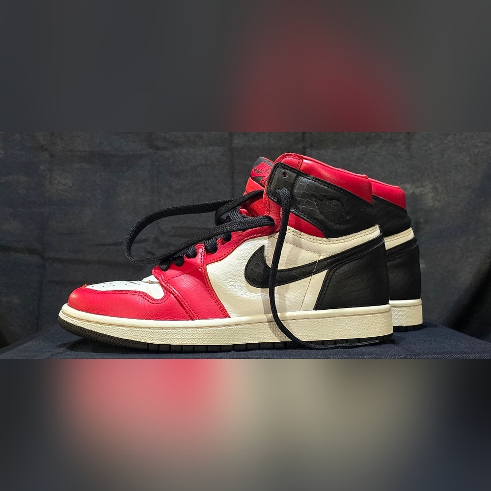 Jordan 1 Retro High Sain Snake Chicago (Women's Size 6.5) - Picture 2 of 11